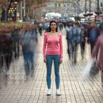 Gérer la peur des inconnus : Conseils pour ceux qui ont peur des gens dans la rue