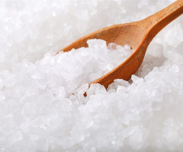 Les bienfaits de la douche au gros sel : découvrez ses vertus thérapeutiques